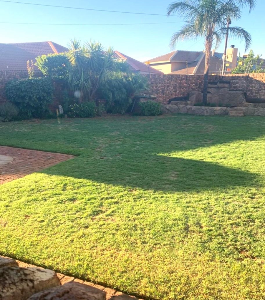 4 Bedroom Property for Sale in Royldene Northern Cape